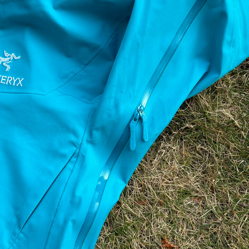 Jaqueta Arc'teryx Alpha SV 7 - Azul