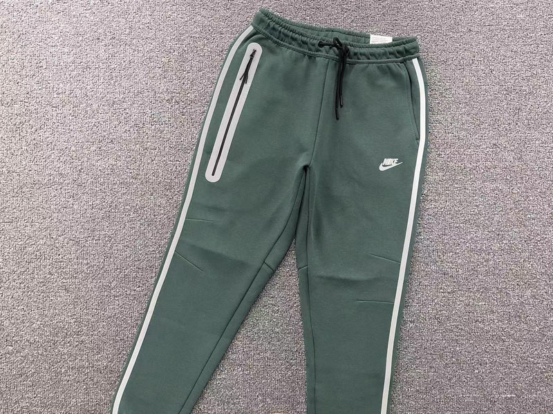 Conjunto Nike Tech Fleece - Verde (Refletiva)
