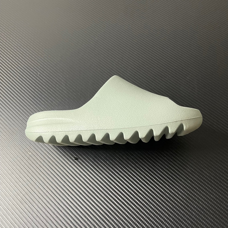 Adidas Yeezy Slide "Nuvem"