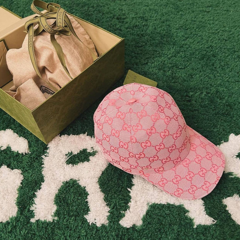 Boné Gucci Canvas GG Rosa