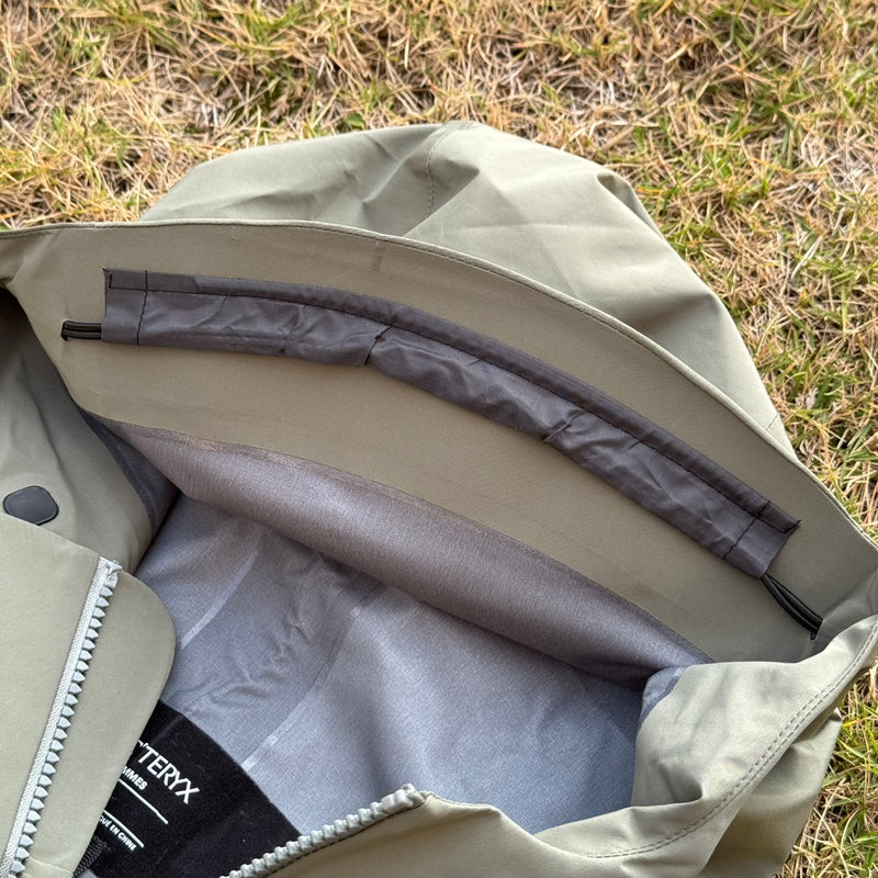 Jaqueta Arc'teryx Alpha SV 7 - Cinza