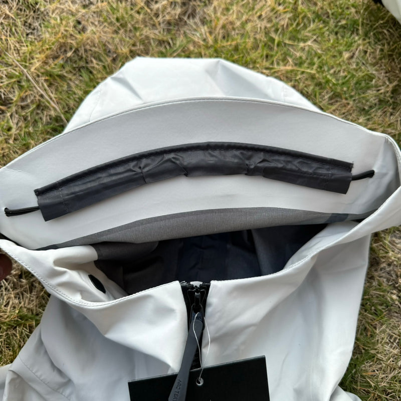 Jaqueta Arc'teryx Alpha SV 7 - Branco