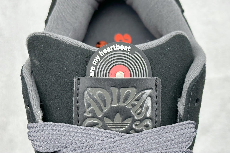 Adidas Campus 00s Valentine's Day "Preto"
