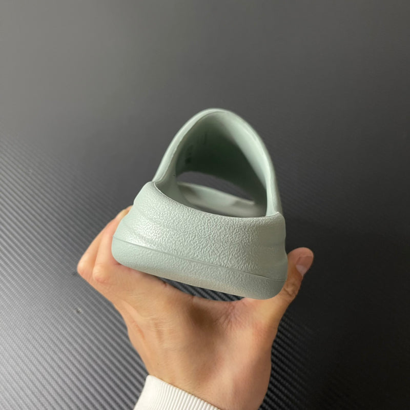 Adidas Yeezy Slide "Nuvem"