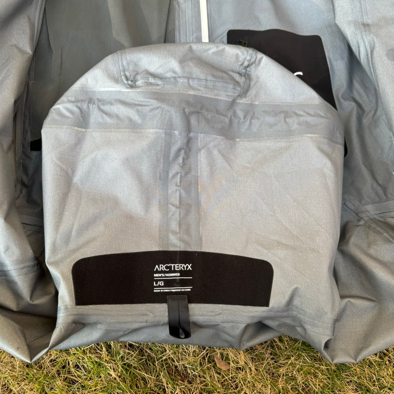 Jaqueta Arc'teryx Alpha SV 7 - Branco