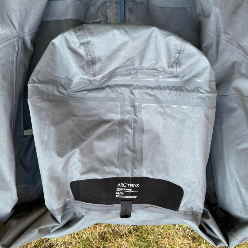 Jaqueta Arc'teryx Alpha SV 7 - Azul Aço