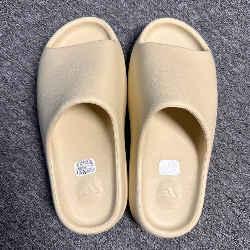 Adidas Yeezy Slide "Bone"