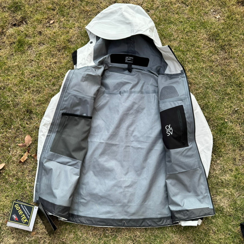 Jaqueta Arc'teryx Alpha SV 7 - Branco