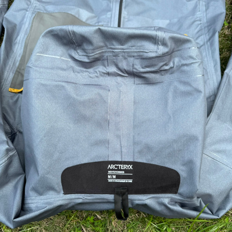 Jaqueta Arc'teryx Alpha SV 7 - Azul Piscina