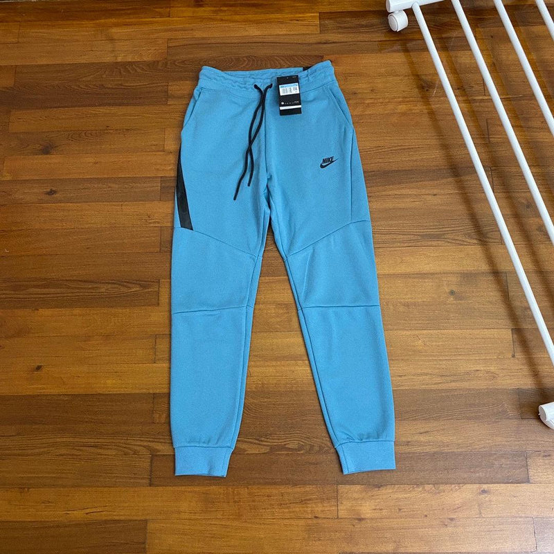 Conjunto Nike Tech Fleece - Azul Claro